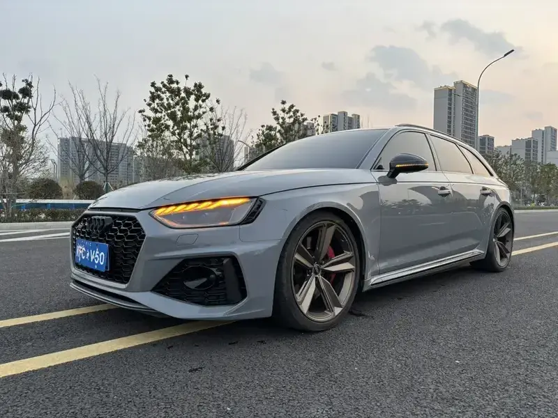 2022 Audi RS 4 с пробегом 36 000 км
