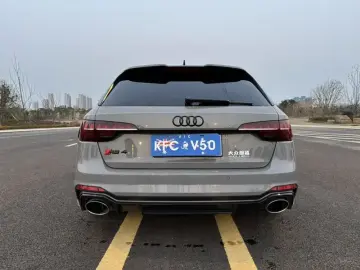2022 Audi RS 4 с пробегом 36 000 км