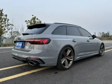2022 Audi RS 4 с пробегом 36 000 км