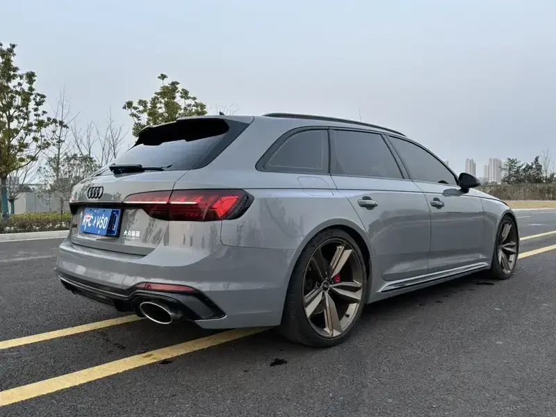 2022 Audi RS 4 с пробегом 36 000 км