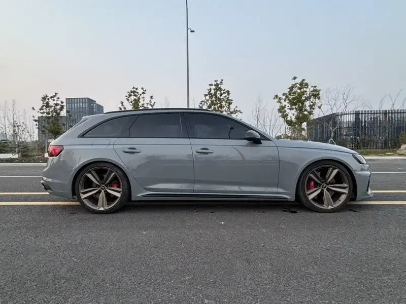 2022 Audi RS 4 с пробегом 36 000 км