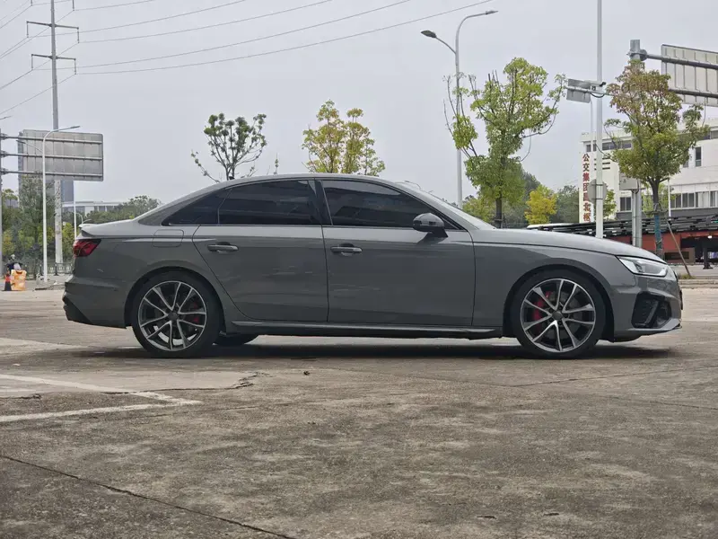 2021 Audi S4 с пробегом 22 000 км