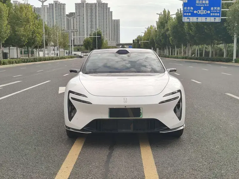 2025 Avatr 06 с пробегом 5 500 км