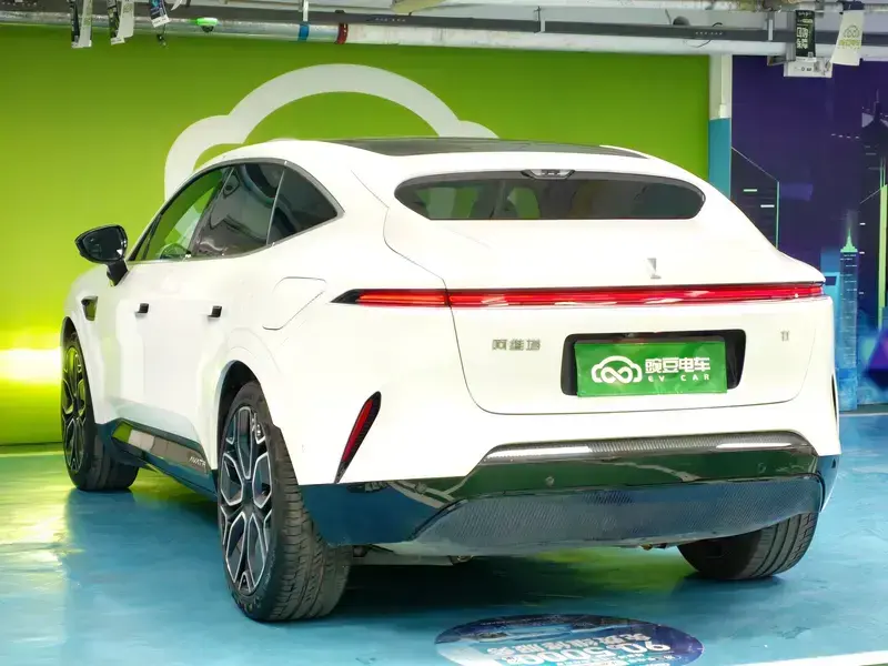 2023 Avatr 11 с пробегом 55 000 км