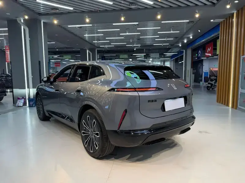 2024 Avatr 07 с пробегом 7 600 км