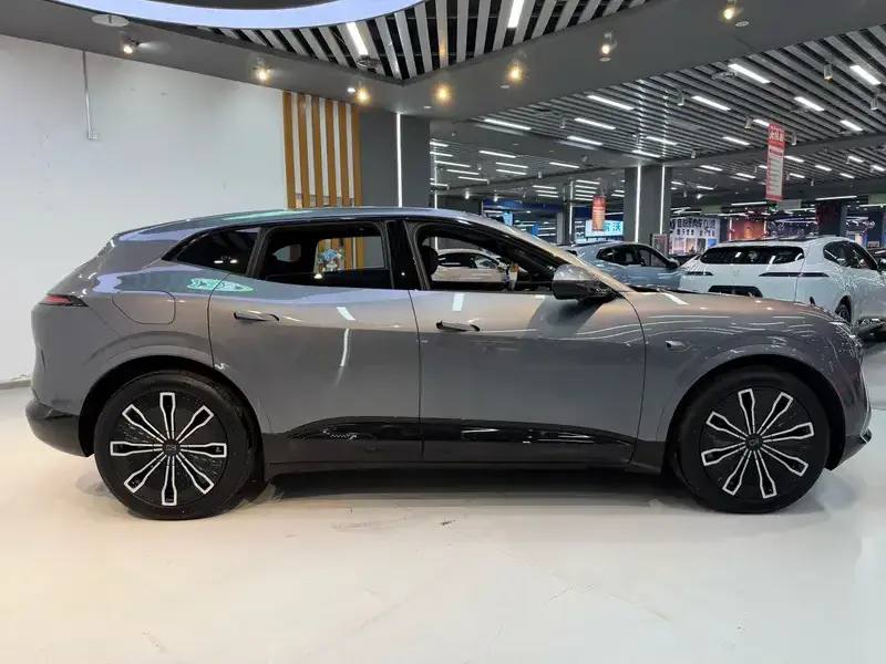 2024 Avatr 07 с пробегом 7 600 км