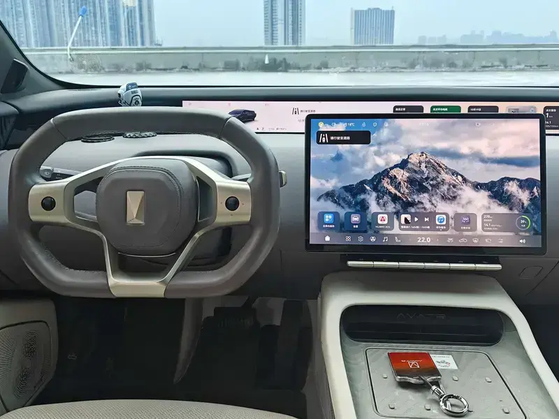 2023 Avatr 12 с пробегом 107 000 км