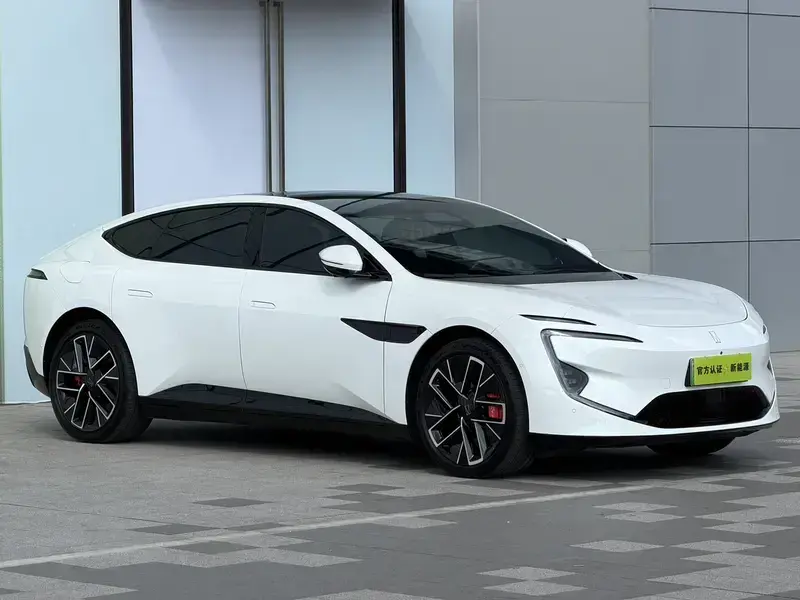 2025 Avatr 12 с пробегом 20 000 км