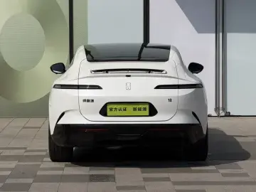 2025 Avatr 12 с пробегом 20 000 км