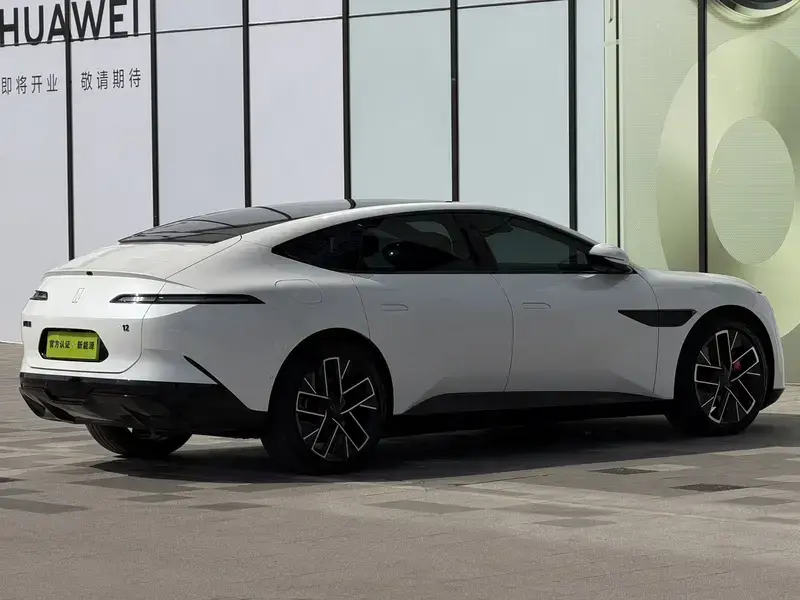 2025 Avatr 12 с пробегом 20 000 км
