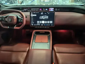 2026 Avatr 12 с пробегом 13 000 км