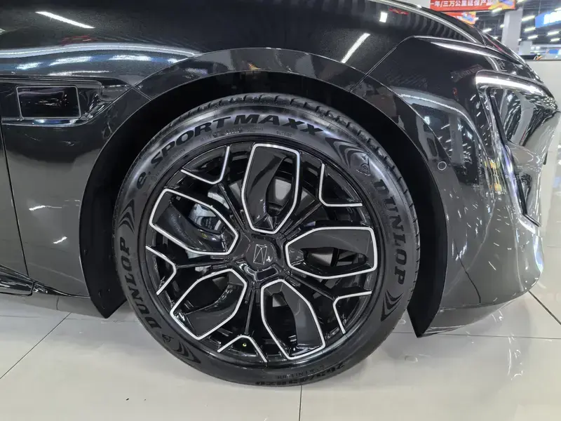 2026 Avatr 12 с пробегом 13 000 км