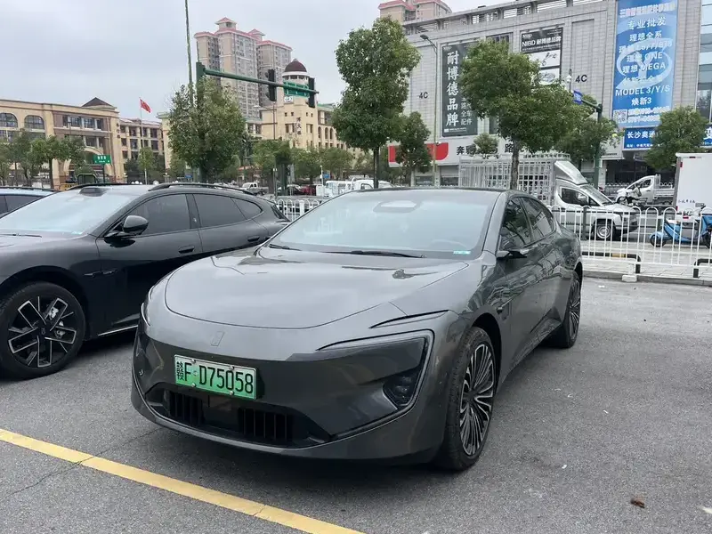 2025 Avatr 12 с пробегом 10 000 км
