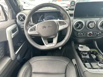 2023 BAIC BJ40 с пробегом 33 300 км