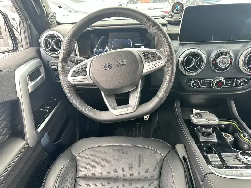2023 BAIC BJ40 с пробегом 33 300 км