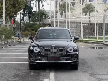 2022 Bentley Bentayga с пробегом 18 200 км
