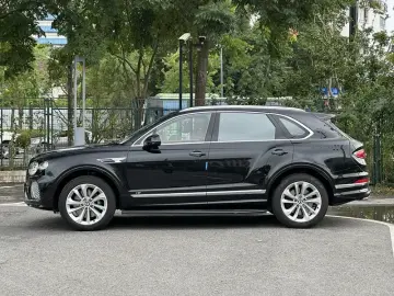 2022 Bentley Bentayga с пробегом 18 200 км