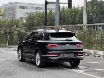 2022 Bentley Bentayga с пробегом 18 200 км