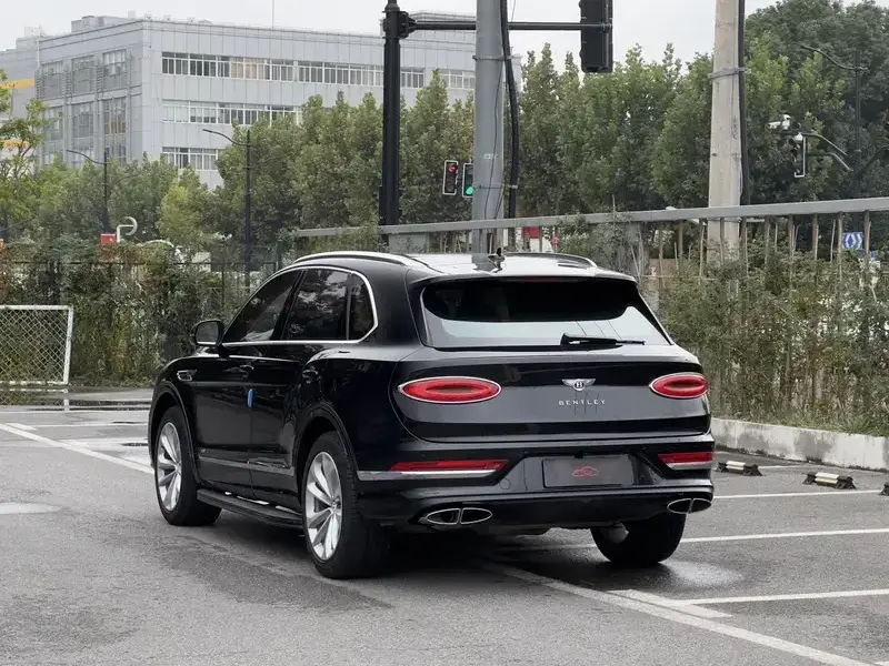 2022 Bentley Bentayga с пробегом 18 200 км