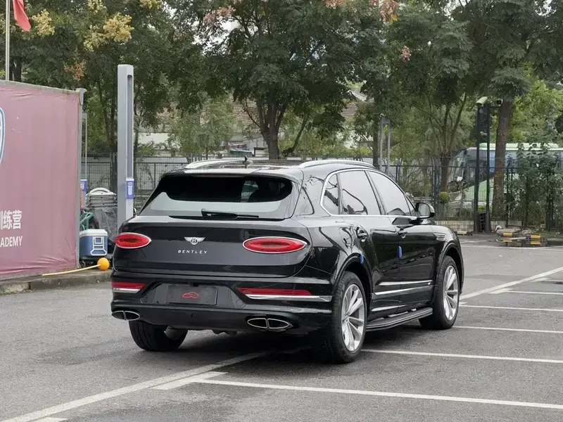 2022 Bentley Bentayga с пробегом 18 200 км