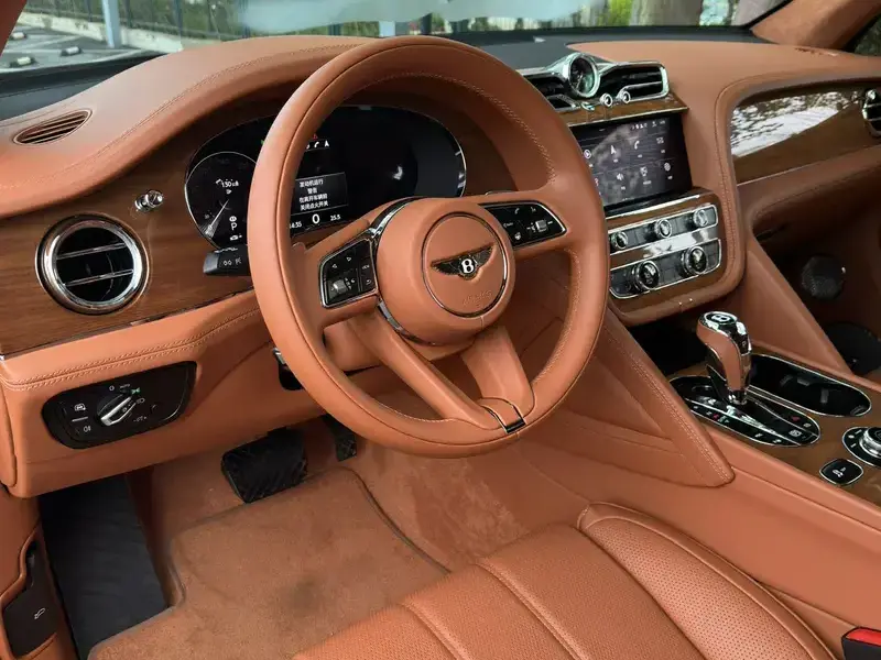 2022 Bentley Bentayga с пробегом 18 200 км
