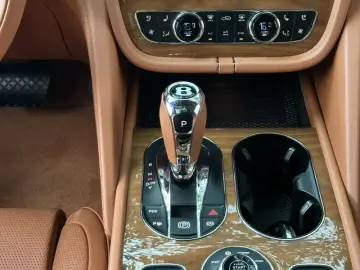 2022 Bentley Bentayga с пробегом 18 200 км