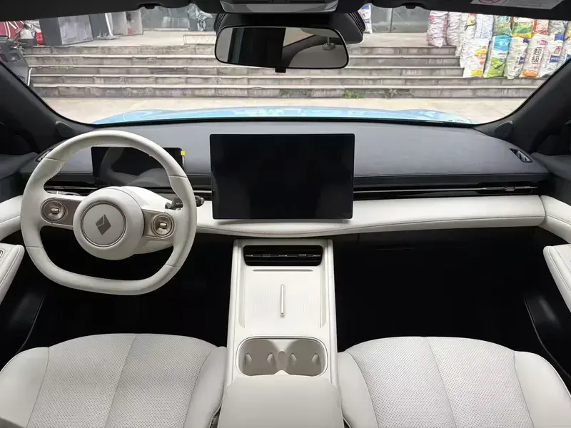 2024 Baojun Yunhai с пробегом 17 000 км