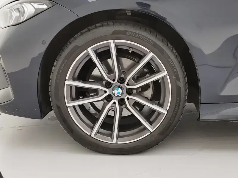 2025 BMW 3 серии с пробегом 16 700 км