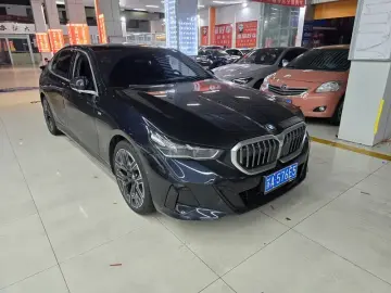 2025 BMW 5 серии с пробегом 11 000 км