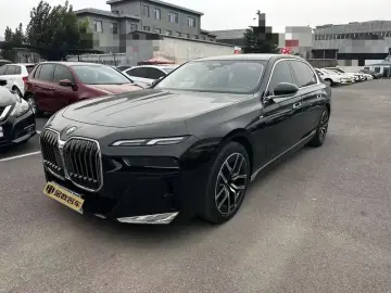 2023 BMW 7 серии с пробегом 19 000 км