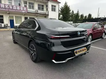 2023 BMW 7 серии с пробегом 19 000 км