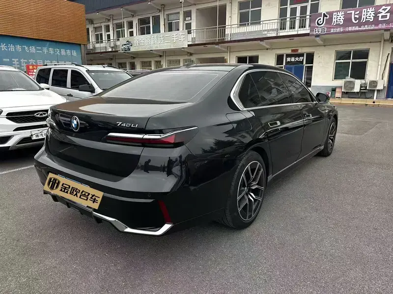2023 BMW 7 серии с пробегом 19 000 км