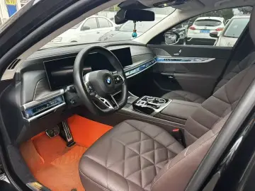 2023 BMW 7 серии с пробегом 19 000 км