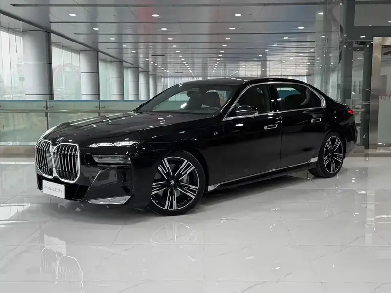 2023 BMW 7 серии с пробегом 100 км
