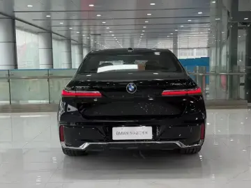 2023 BMW 7 серии с пробегом 100 км