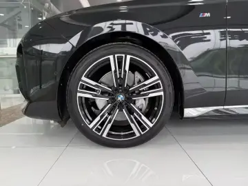 2023 BMW 7 серии с пробегом 100 км