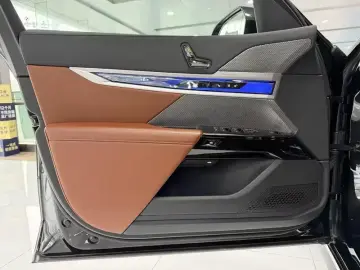 2023 BMW 7 серии с пробегом 100 км