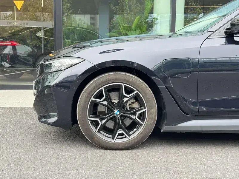 2026 BMW i3 с пробегом 2 700 км