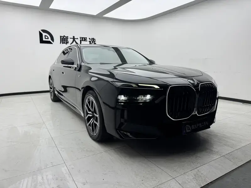 2023 BMW 7 серии с пробегом 36 000 км