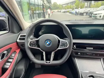 2026 BMW i3 с пробегом 2 700 км