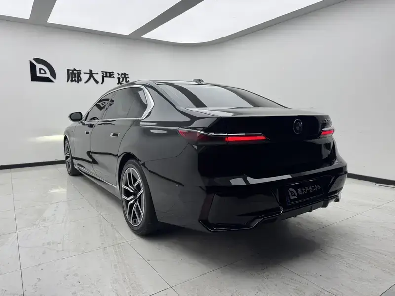 2023 BMW 7 серии с пробегом 36 000 км