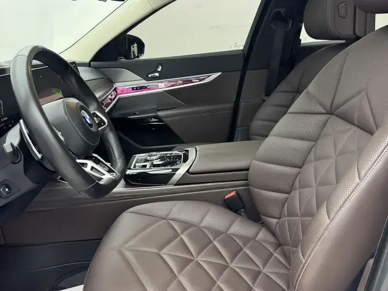 2023 BMW 7 серии с пробегом 36 000 км