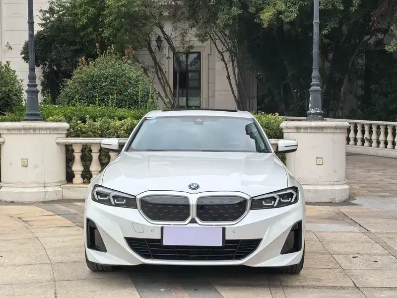 2023 BMW i3 с пробегом 39 000 км