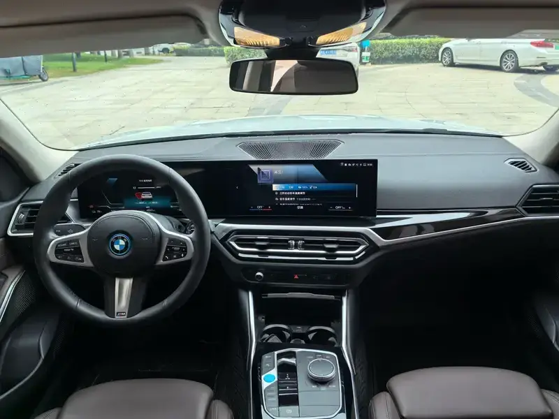2023 BMW i3 с пробегом 39 000 км
