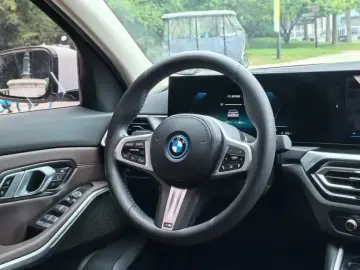 2023 BMW i3 с пробегом 39 000 км
