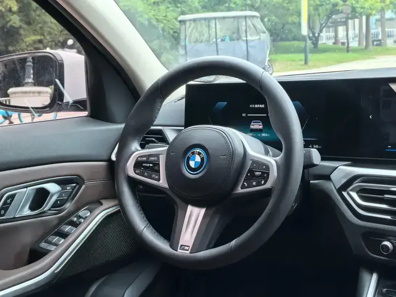 2023 BMW i3 с пробегом 39 000 км