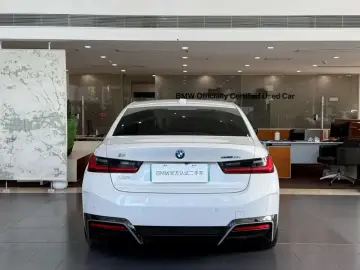 2025 BMW i3 с пробегом 30 100 км