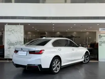 2025 BMW i3 с пробегом 30 100 км
