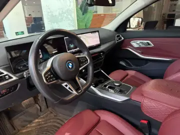2025 BMW i3 с пробегом 30 100 км