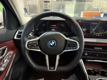 2025 BMW i3 с пробегом 30 100 км
